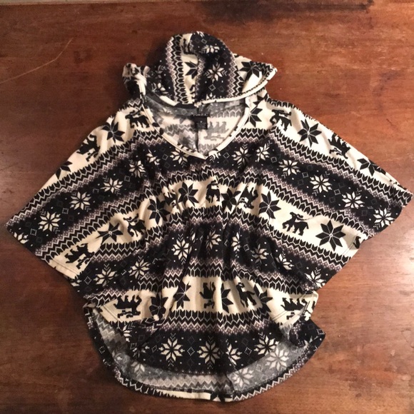 •BUNDLE ONLY• RUE21 PONCHO - Picture 1 of 5